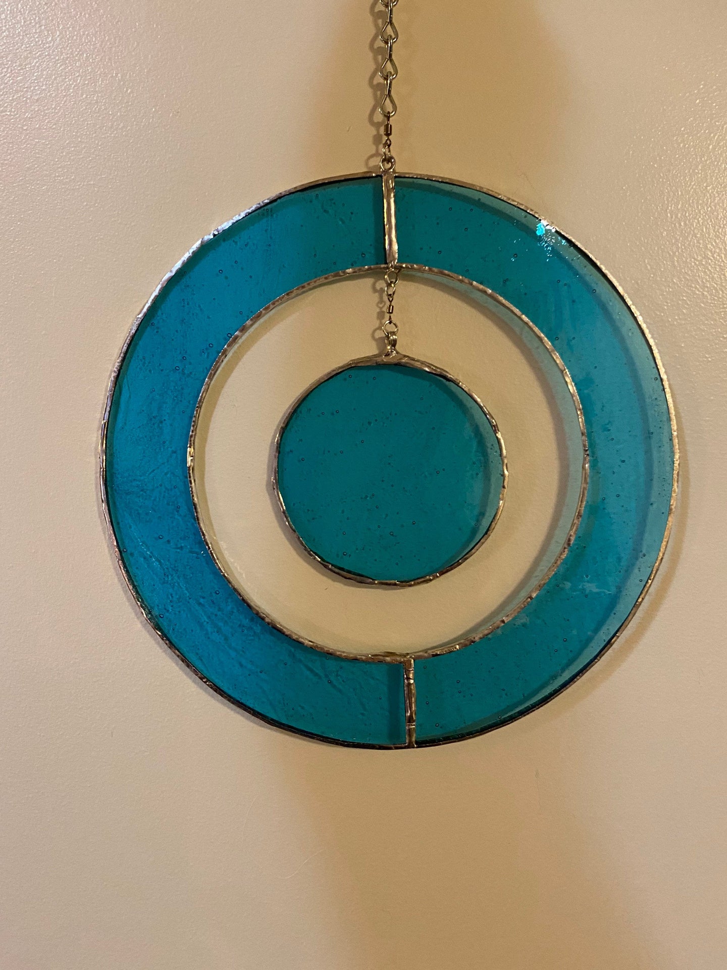 Turquoise circle spinner