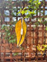 Load image into Gallery viewer, Fall leaves
